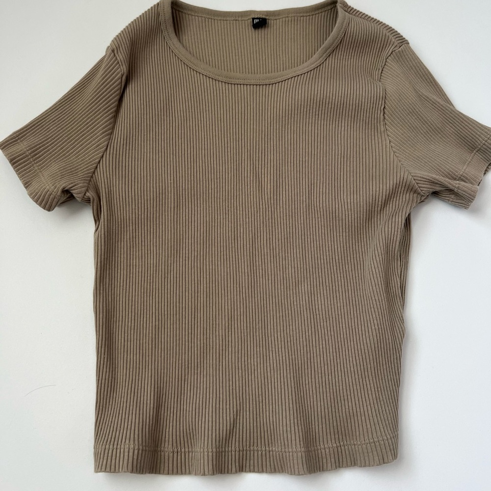 Super stretchy ribbed top